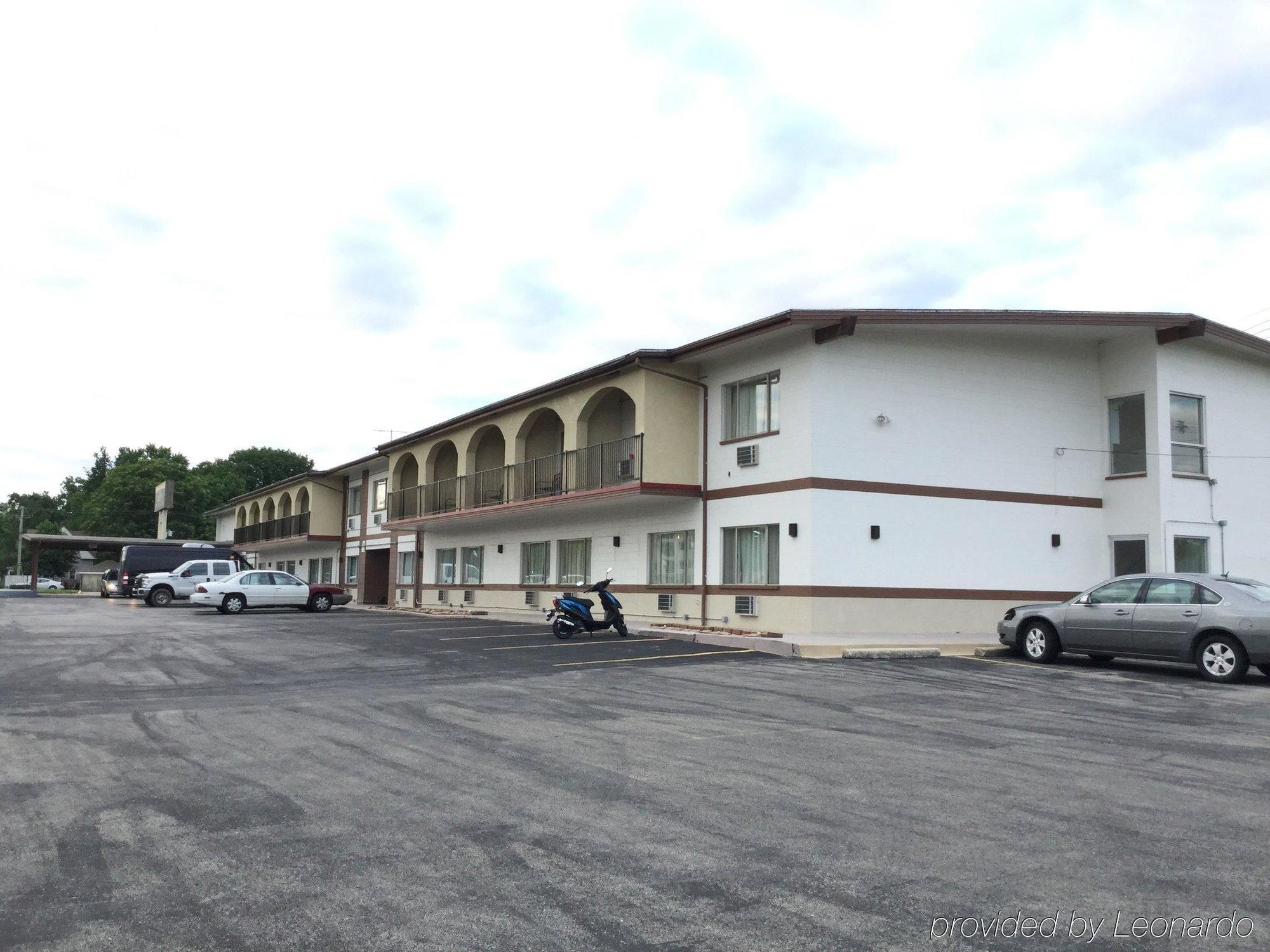 Americas Best Inn & Suites Urbana Eksteriør billede