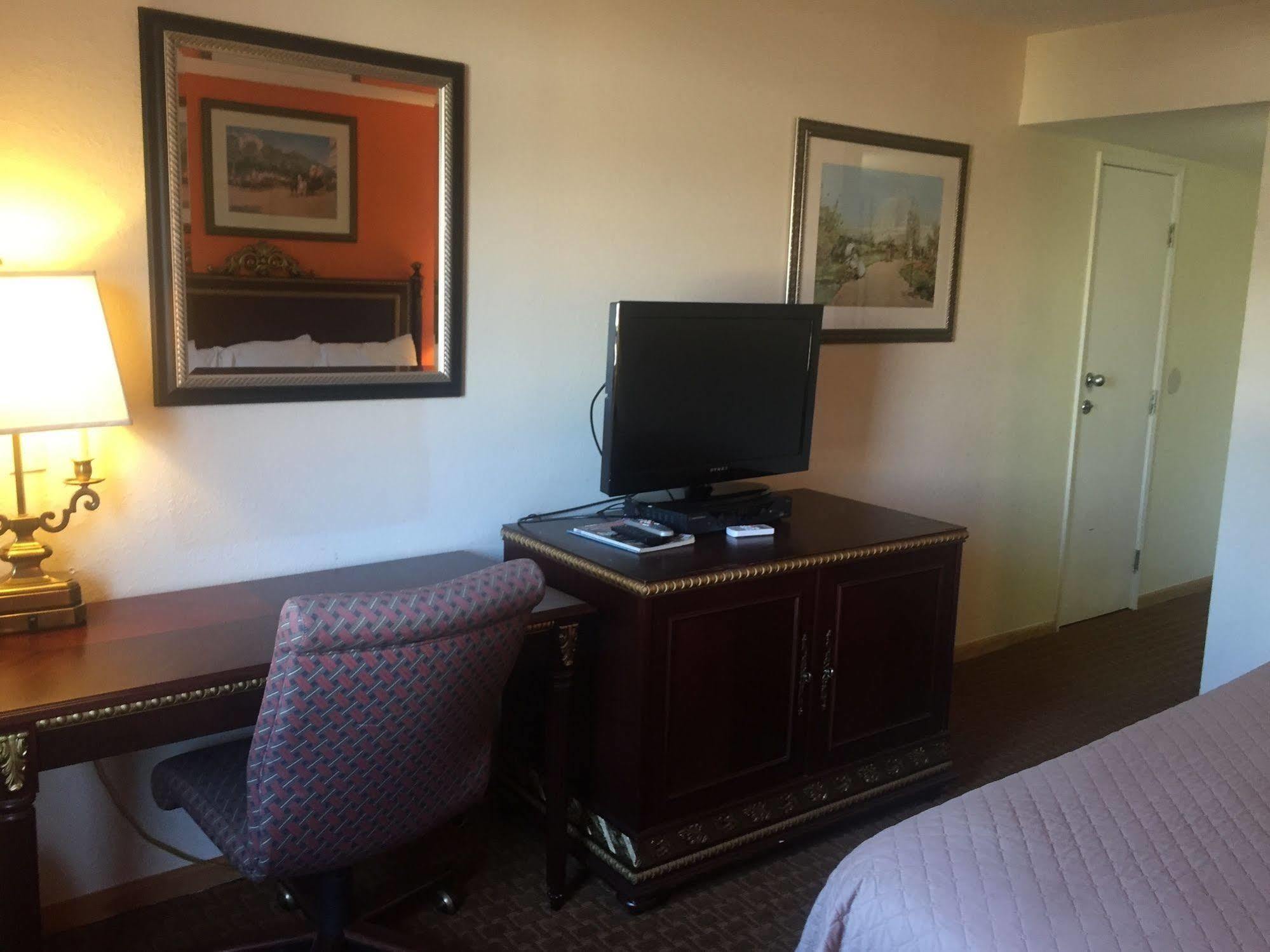 Americas Best Inn & Suites Urbana Eksteriør billede
